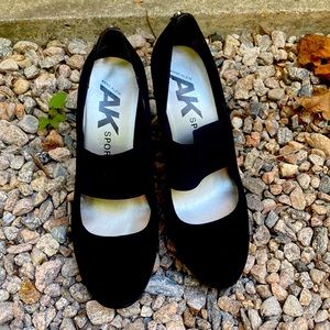 Ann Klein AKA Sport Black suede maryjane heels size 7 1/2